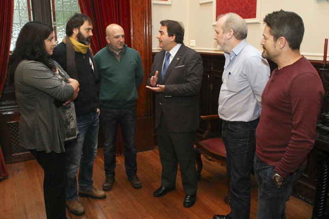 Carlos Negreira y algunos miembros del comité de Alcoa