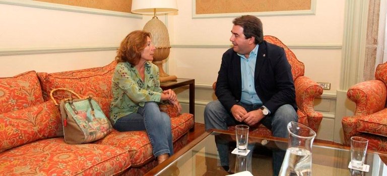 Reunión Carlos Negreira y Mar Barcón