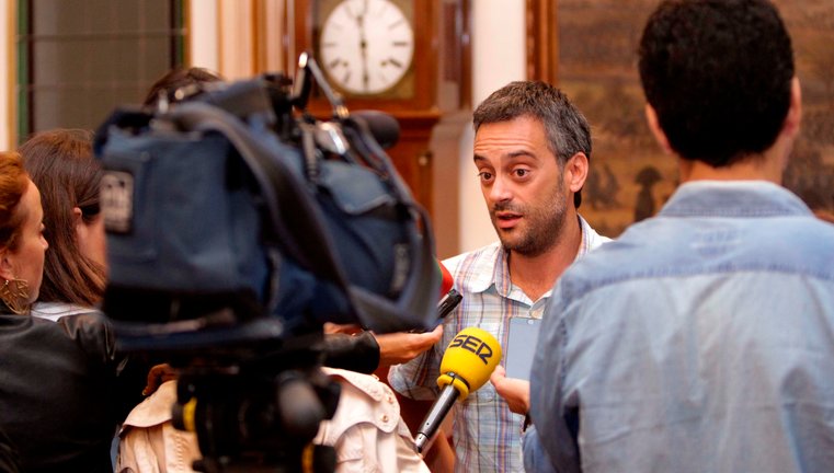Xulio Ferreiro atiende a los medios
