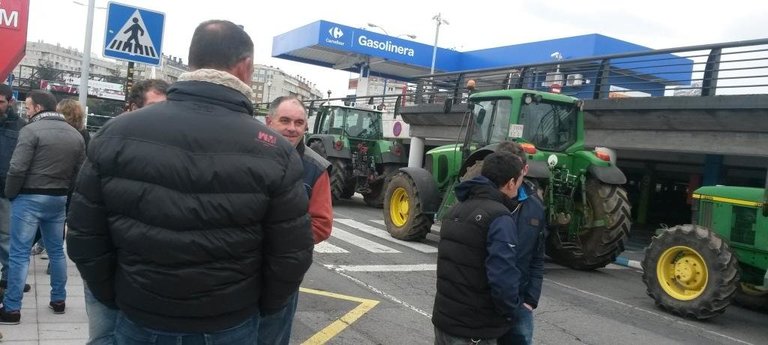 Movilización de los ganaderos en Carrefour / Isabel Bravo
